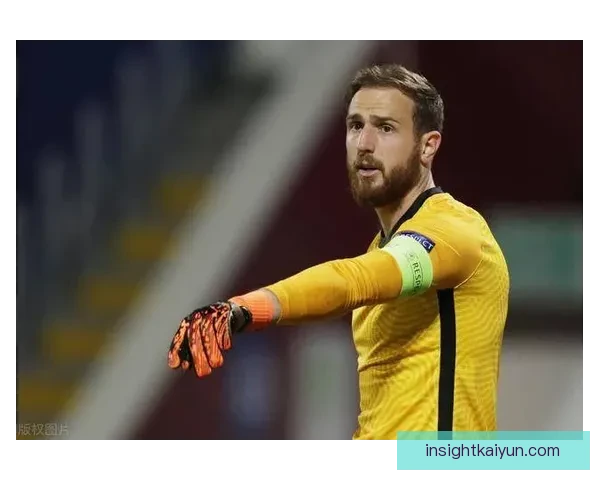 奥布拉克指挥防线能力持续提升，成为球队防守核心的关键因素